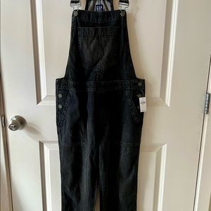Women’s black Gap overalls size medium